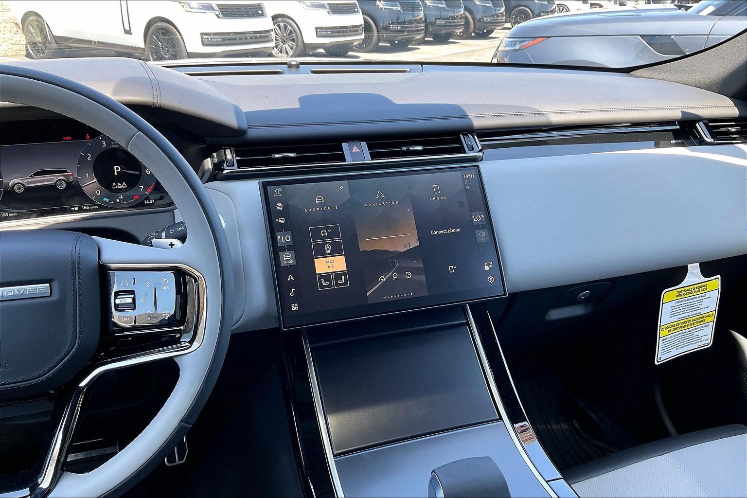 New 2026 Land Rover Range Rover Velar Dynamic SE AWD/4WD image 9