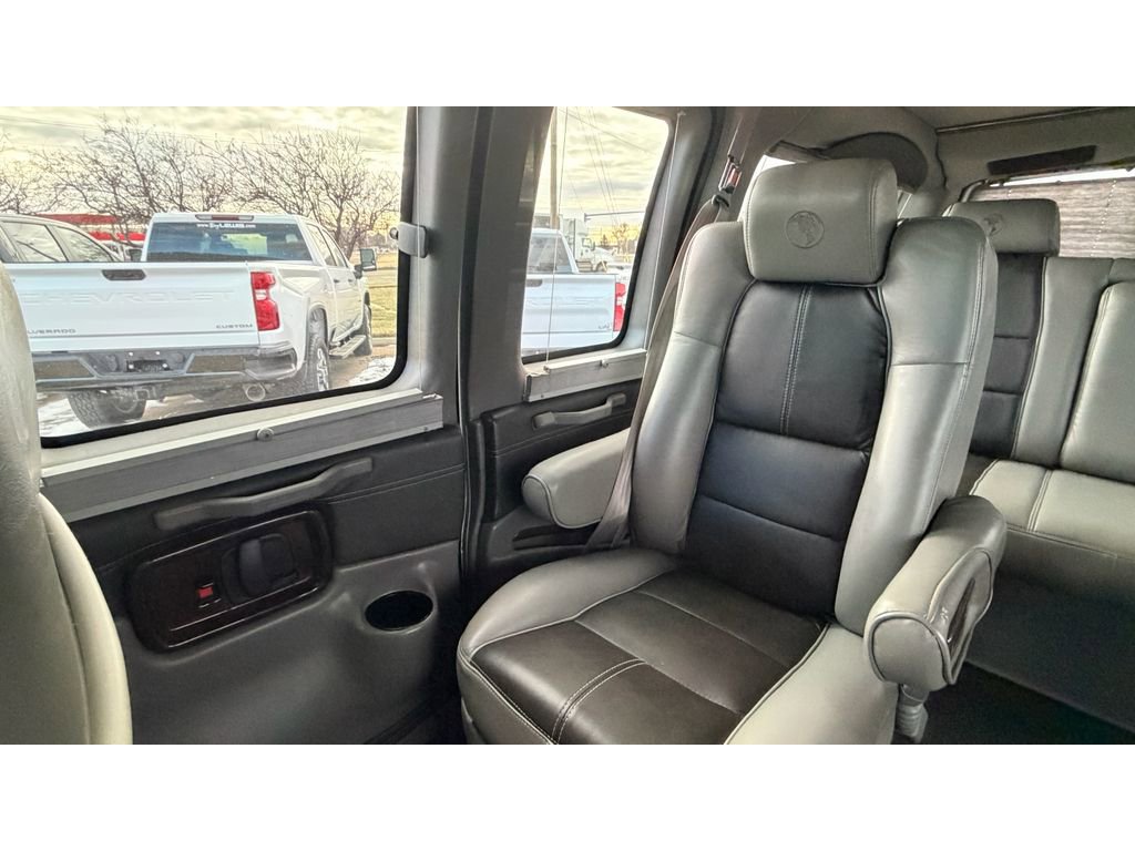 Used 2017 GMC Savana 2500 image 20