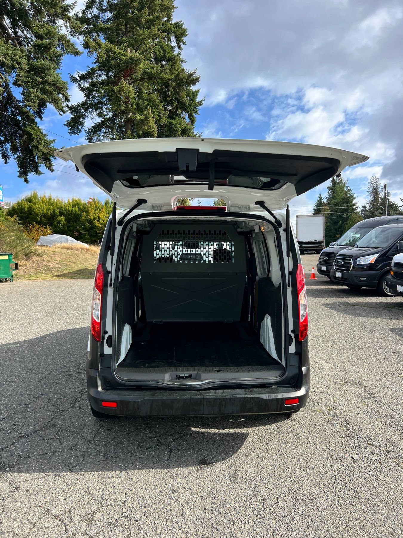 Used 2022 Ford Transit Connect XL image 19
