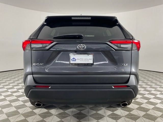 Used 2023 Toyota RAV4 XLE w/ Convenience Package FWD image 6