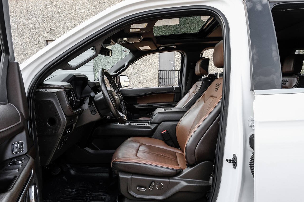 Used 2023 Ford Expedition King Ranch RWD image 4
