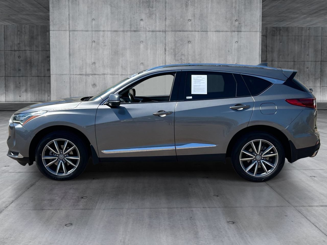 Used 2022 Acura RDX FWD w/ Technology Package image 2