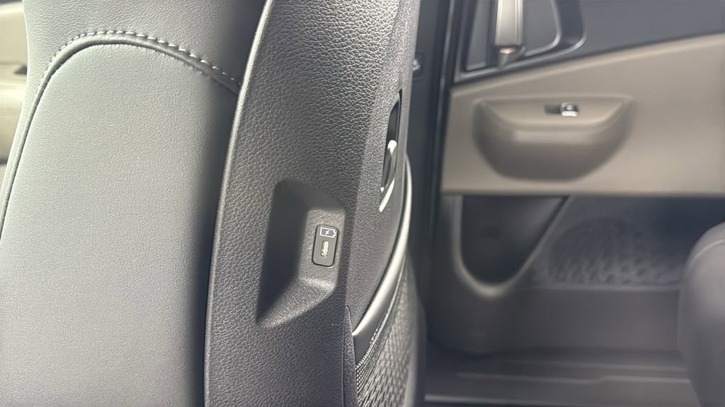 New 2026 Kia Carnival FWD image 37