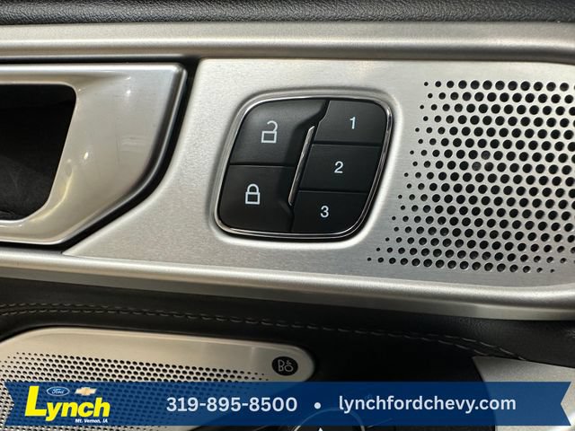 Used 2023 Ford Explorer Limited w/ Limited Technology Package AWD/4WD image 8