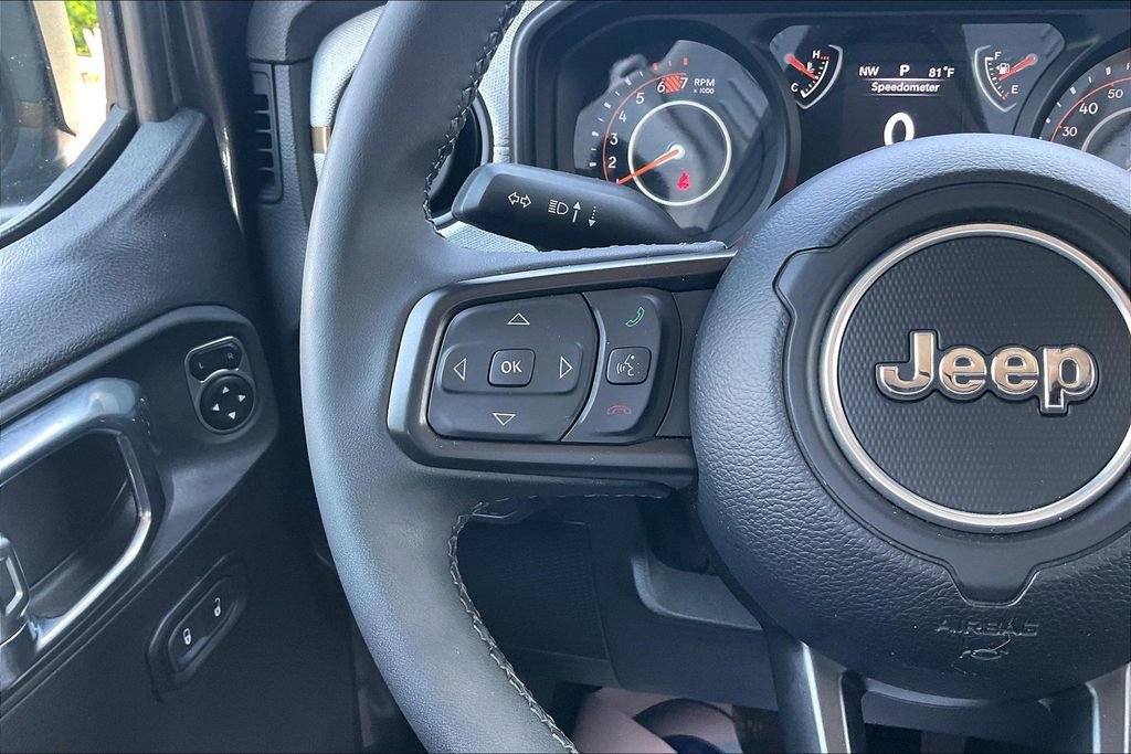 Used 2025 Jeep Wrangler Unlimited Sport AWD/4WD image 11