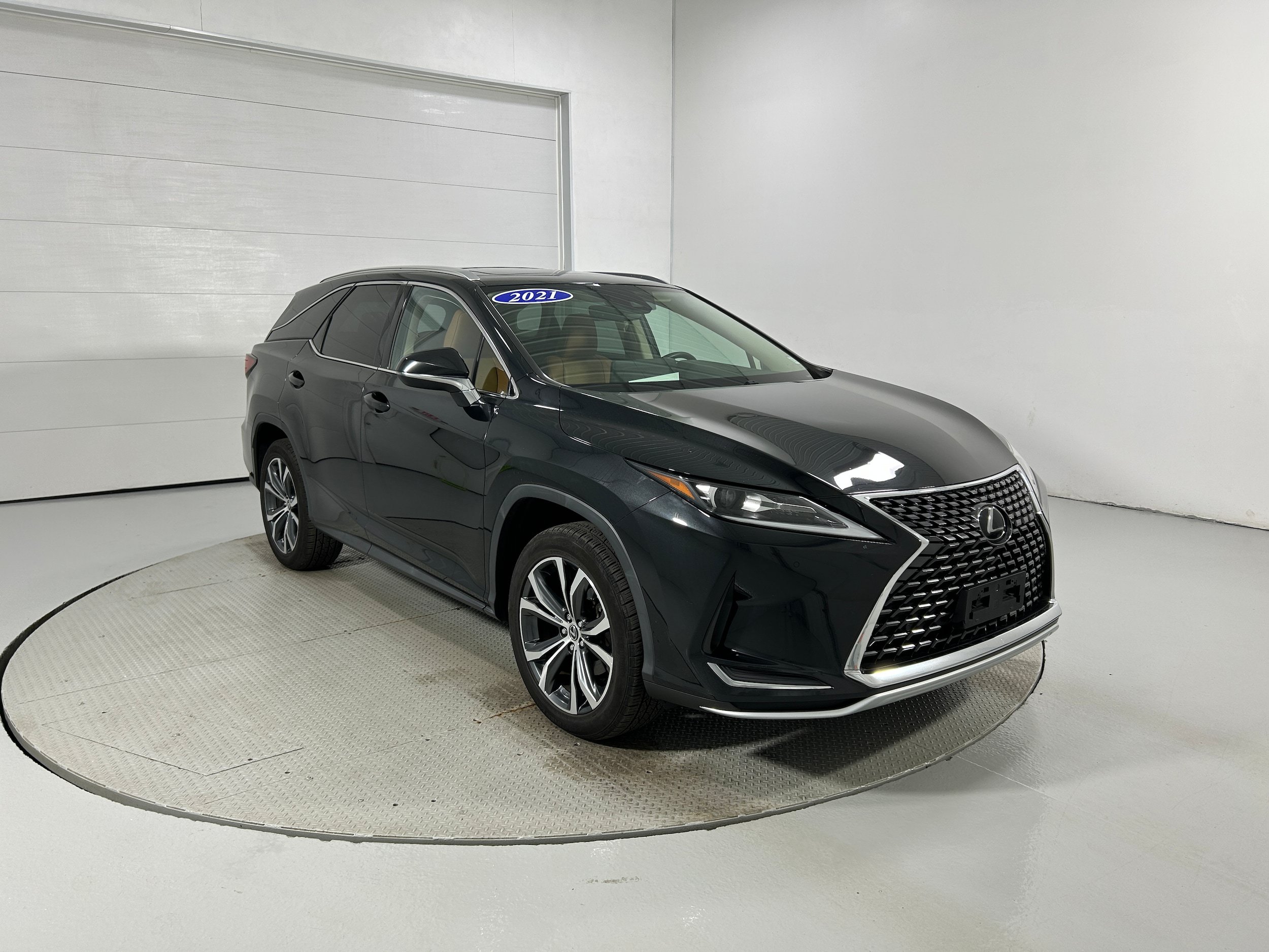Used 2021 Lexus RX 350L Premium w/ Premium Package AWD/4WD image 2