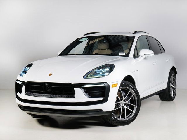 Certified 2026 Porsche Macan AWD/4WD image 1
