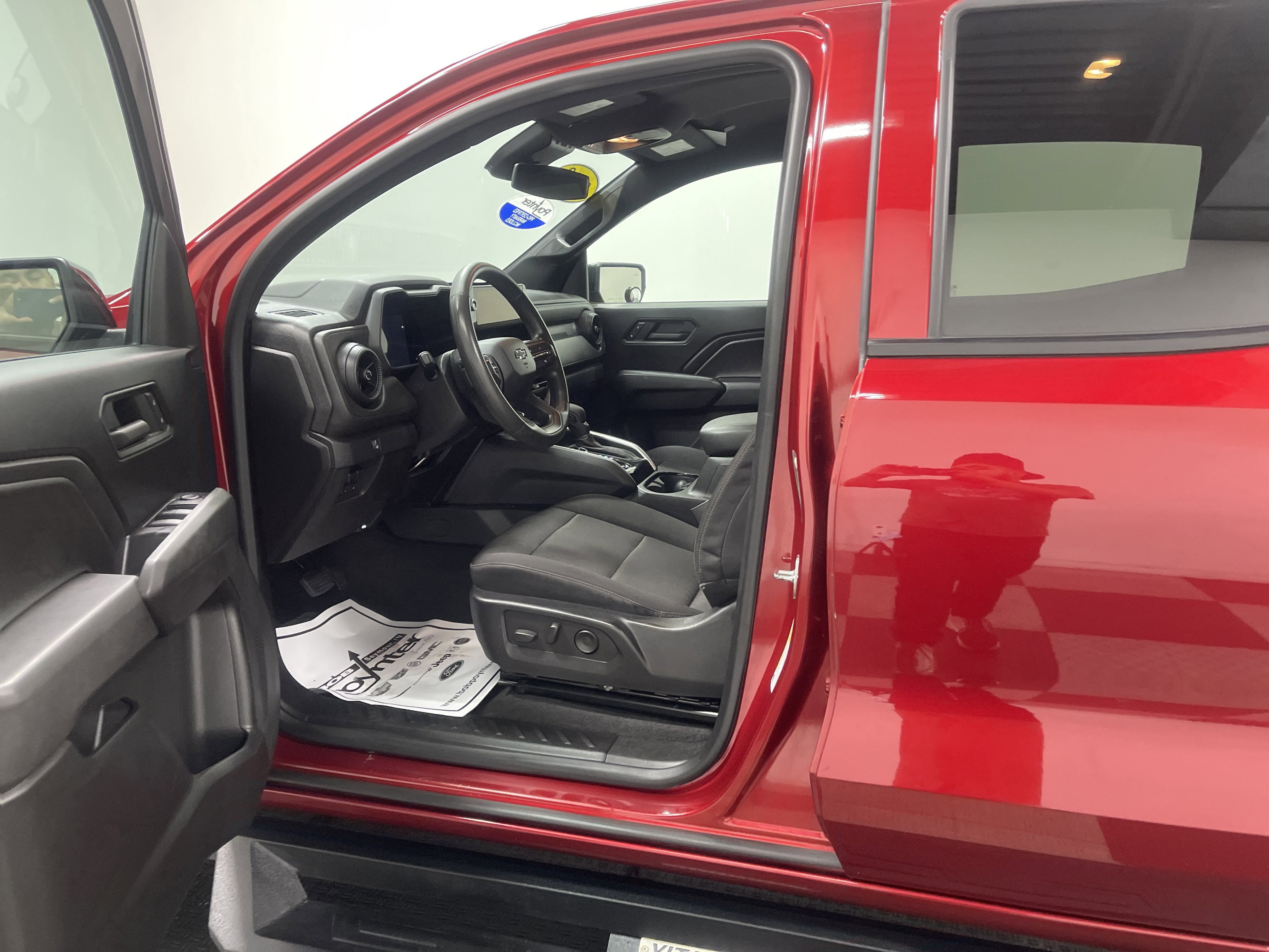 Used 2023 Chevrolet Colorado Trail Boss w/ Advanced Trailering Package image 9