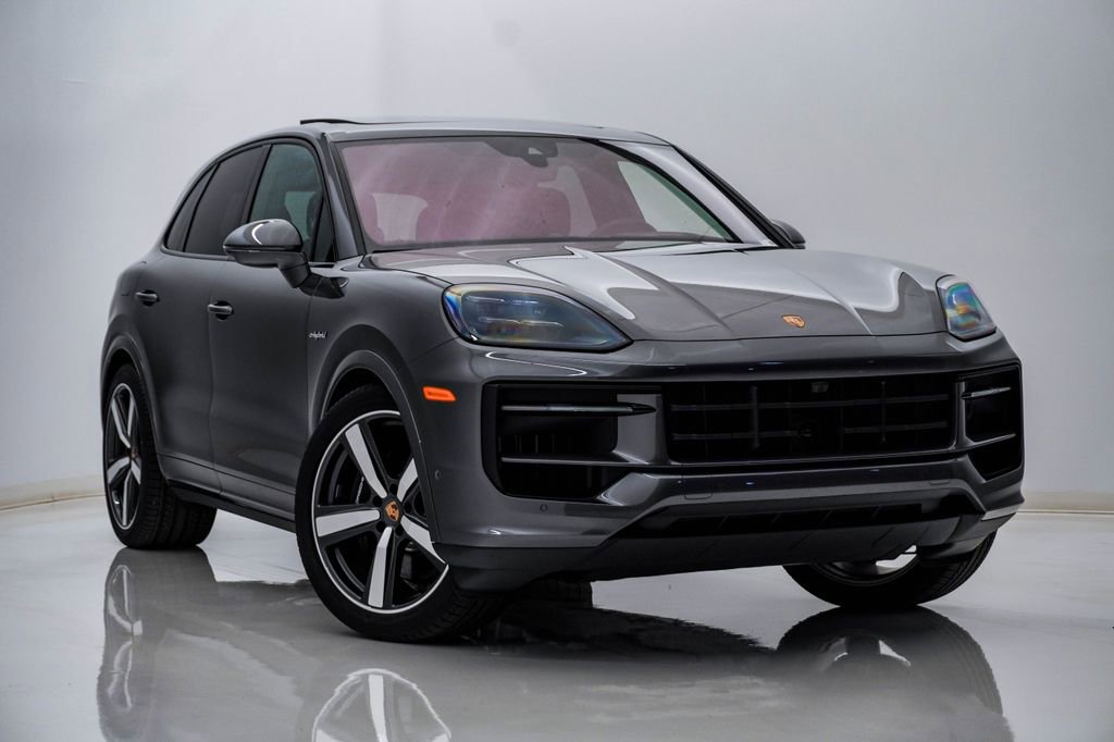 Certified 2025 Porsche Cayenne E-Hybrid AWD/4WD image 8