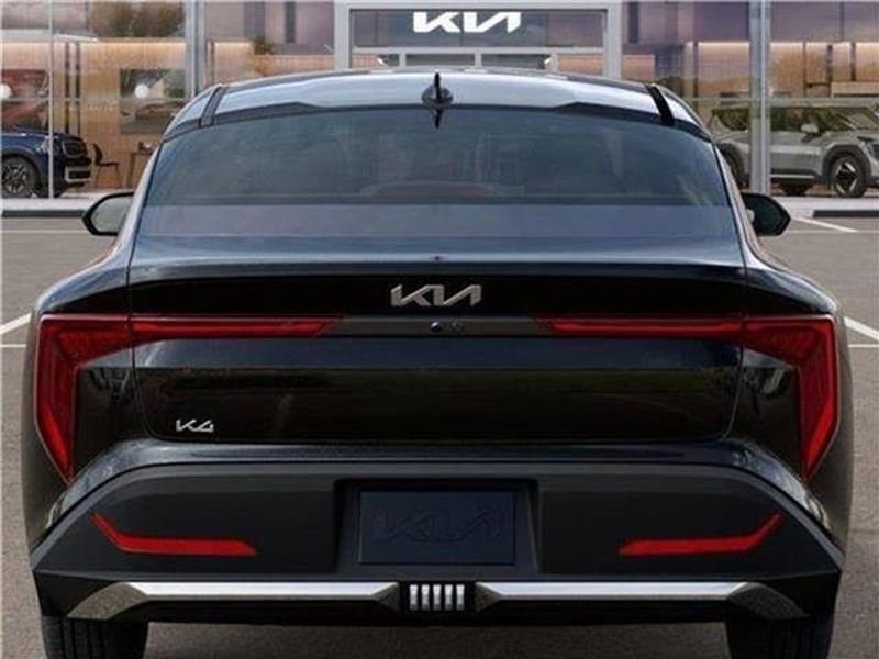 New 2025 Kia K4 LX image 40