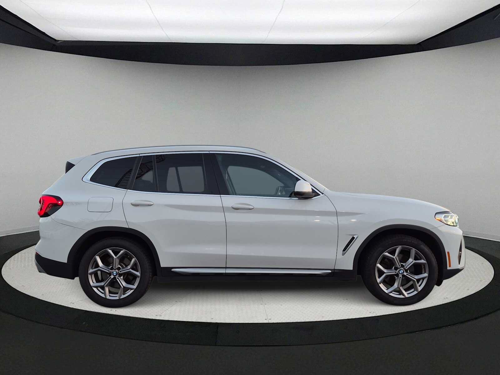 Used 2022 BMW X3 xDrive30i w/ Convenience Package AWD/4WD image 9