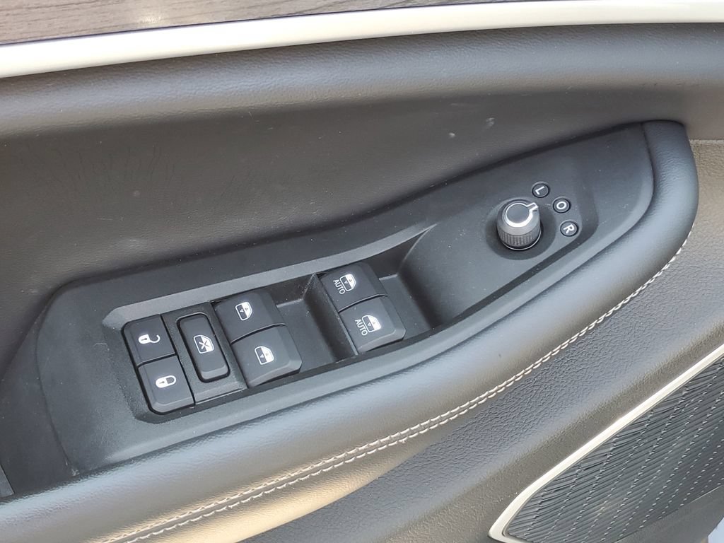 Used 2021 Jeep Grand Cherokee L Limited AWD/4WD image 12
