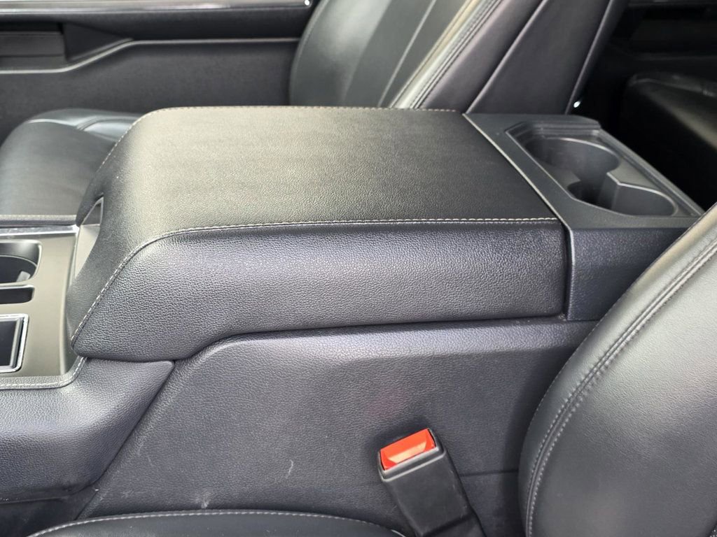 Used 2024 Ford Expedition Max XLT image 7
