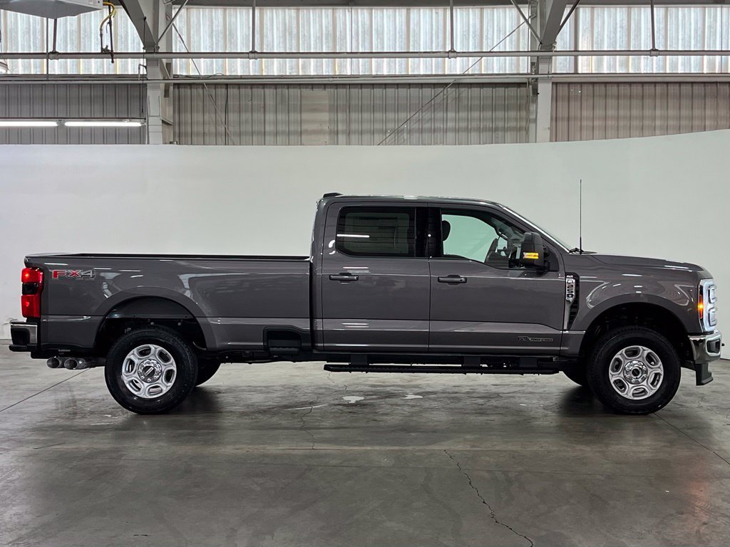 New 2026 Ford F250 XLT w/ XLT Premium Package AWD/4WD image 9