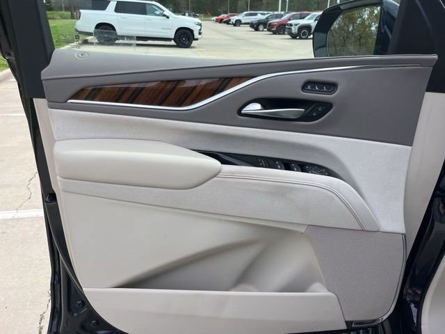 Certified 2023 Cadillac Escalade ESV Premium Luxury Platinum RWD image 14