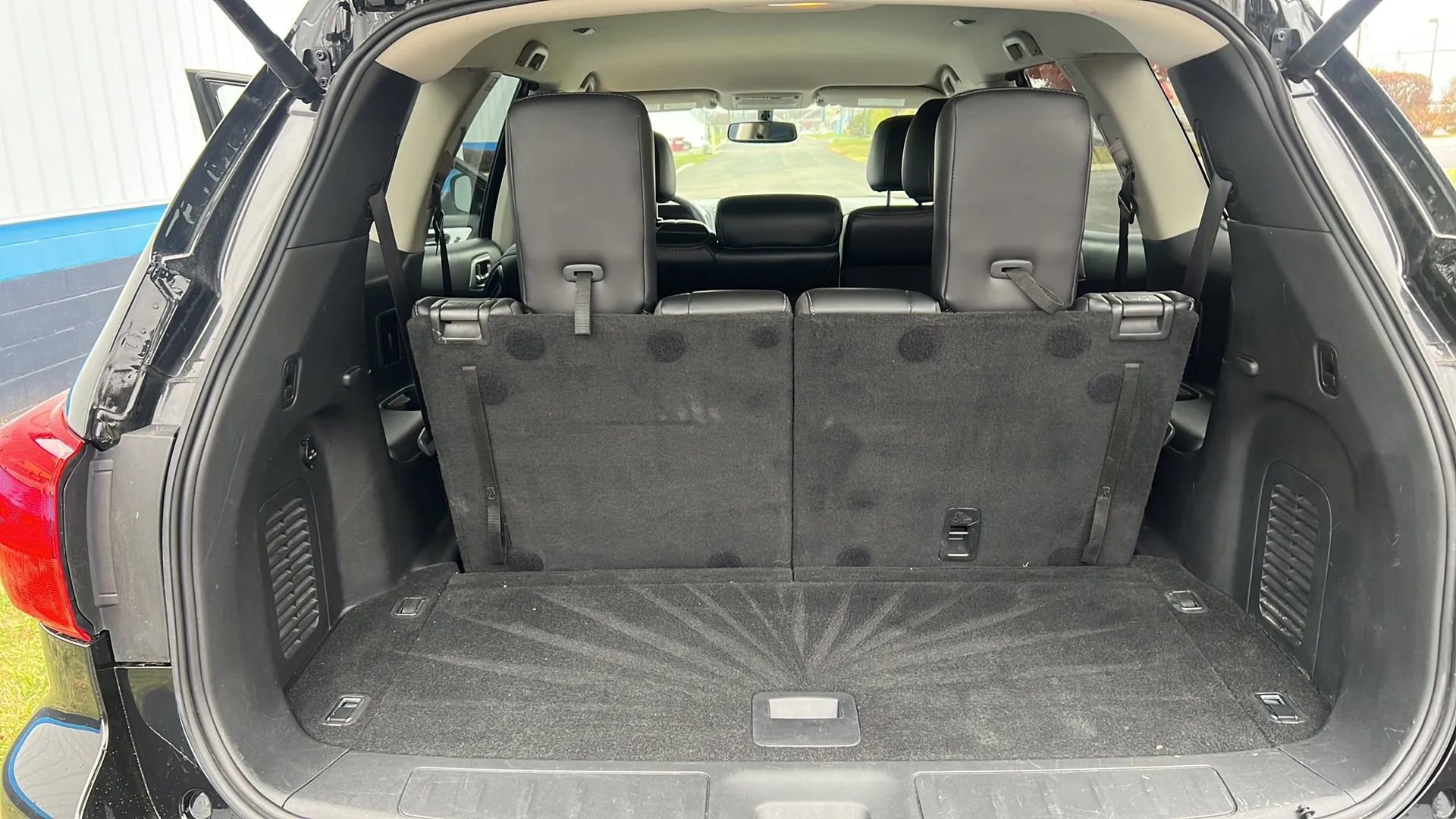 Used 2018 Nissan Pathfinder SL w/ Cargo Package image 15