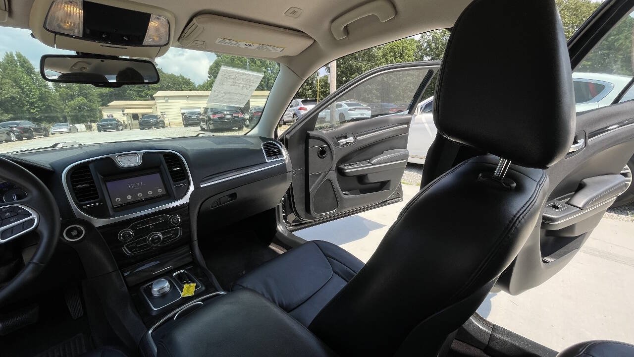 Used 2017 Chrysler 300 Limited RWD image 20