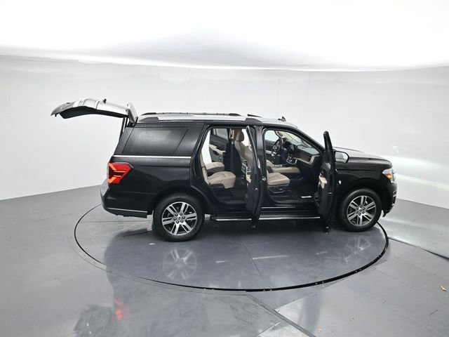 Used 2023 Ford Expedition Limited image 46