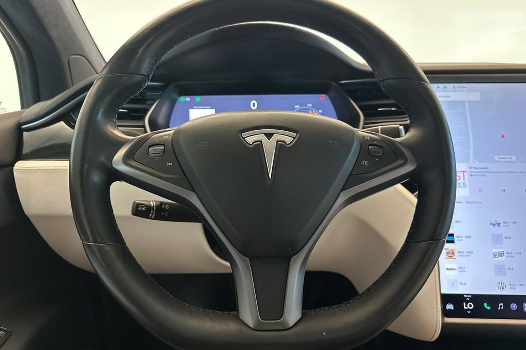 Used 2018 Tesla Model X AWD/4WD image 24