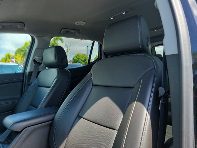 Used 2023 GMC Acadia SLT FWD image 16