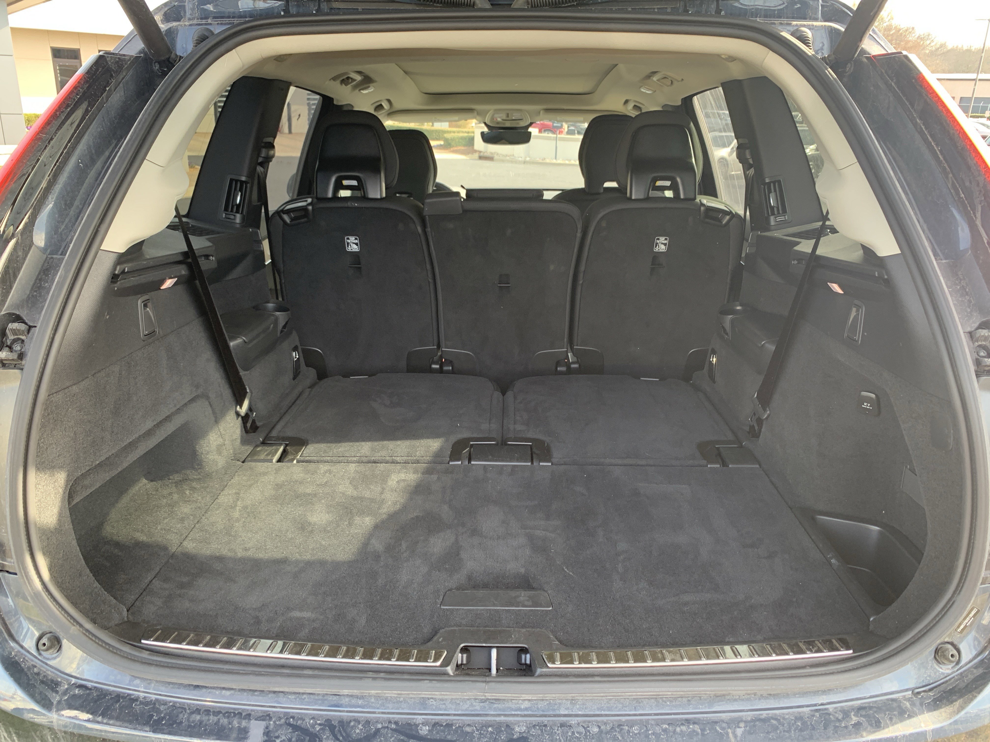 Used 2025 Volvo XC90 B6 Plus image 34