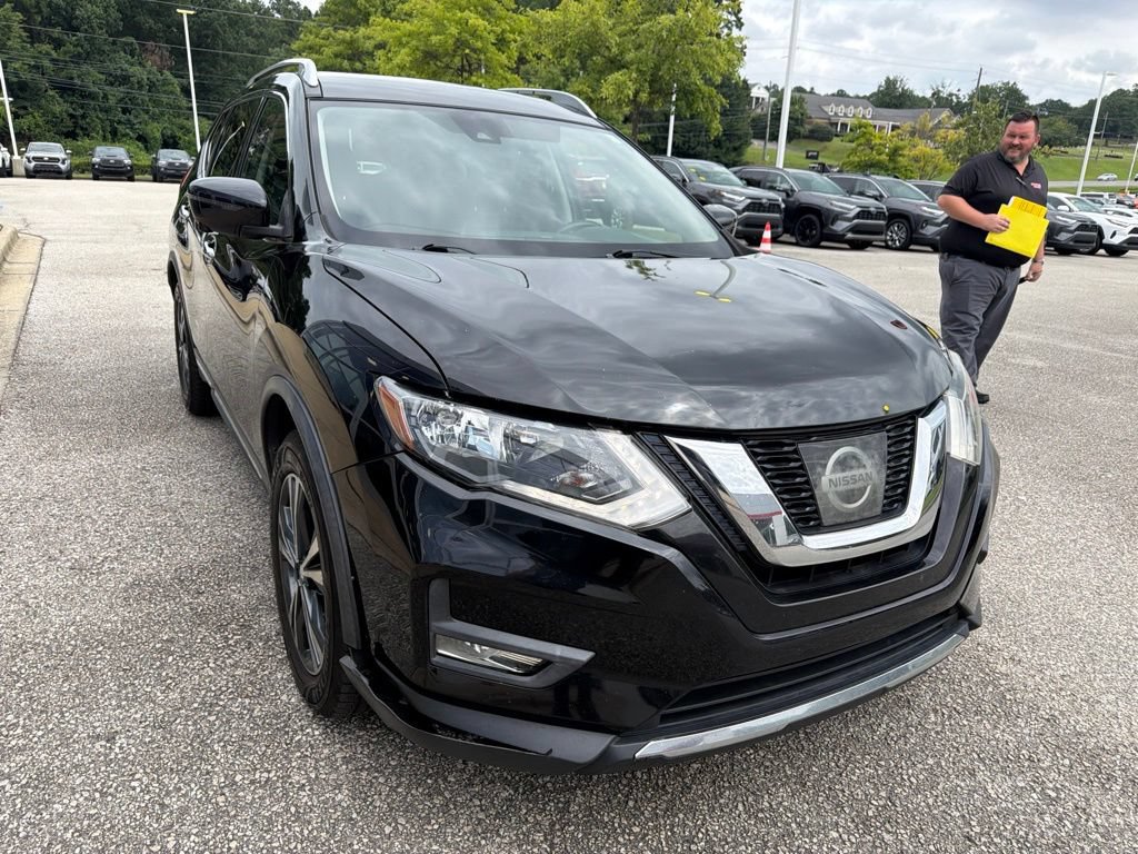 Used 2017 Nissan Rogue SL FWD image 4