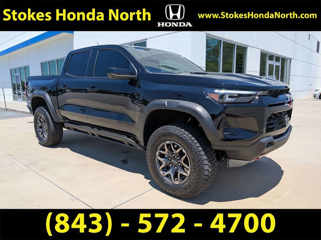 Used 2026 Chevrolet Colorado ZR2 w/ Technology Package AWD/4WD image 2