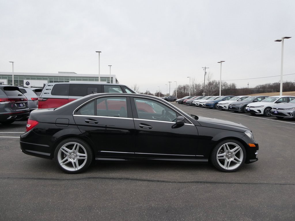 Used 2012 Mercedes-Benz C 300 4MATIC Sedan image 2