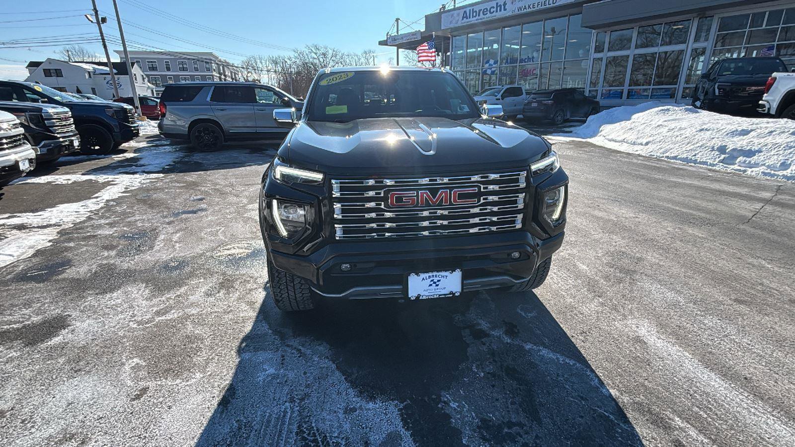 Used 2023 GMC Canyon Denali video 2