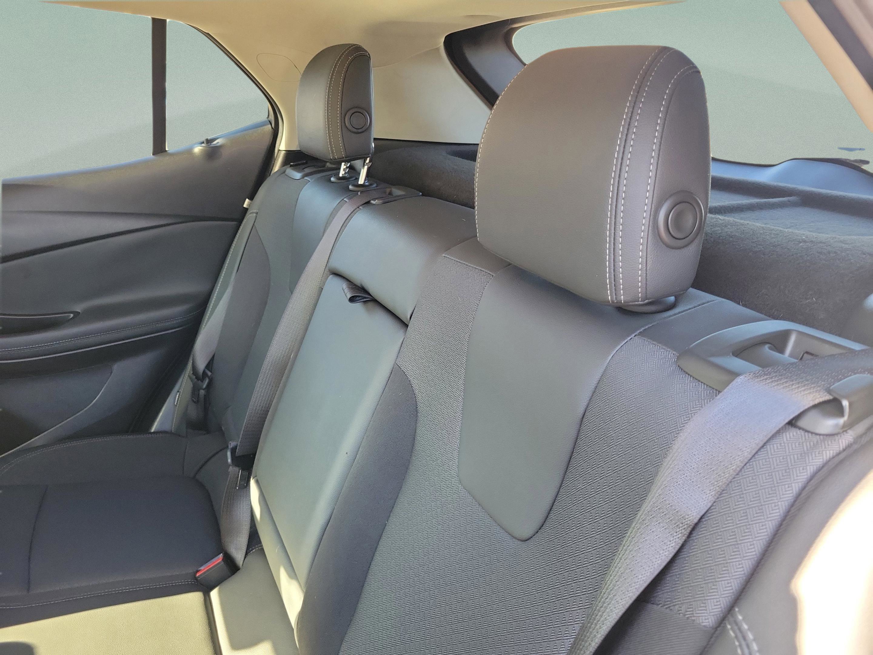 Used 2022 Buick Encore GX Select image 5