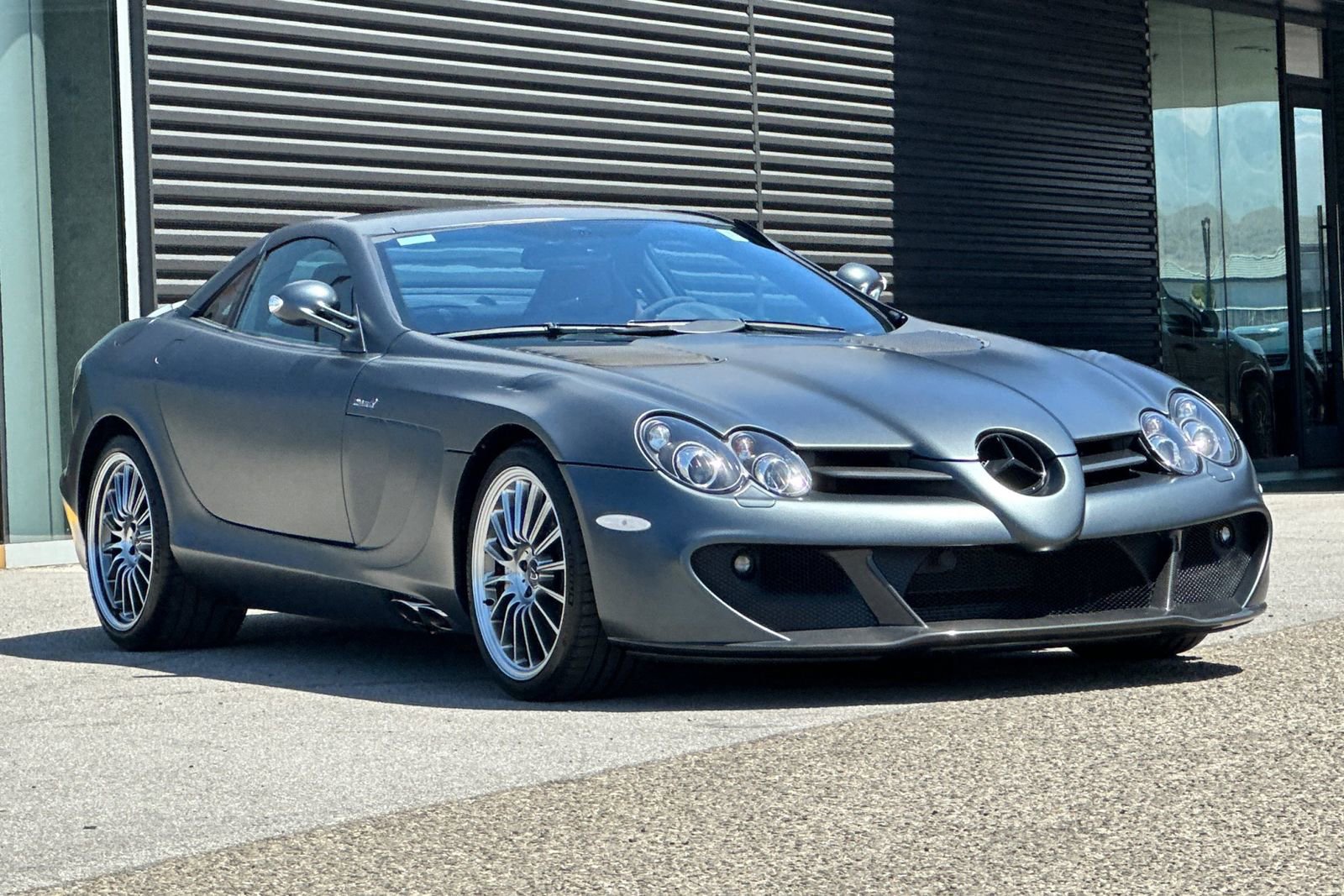 Used 2005 Mercedes-Benz SLR image 10