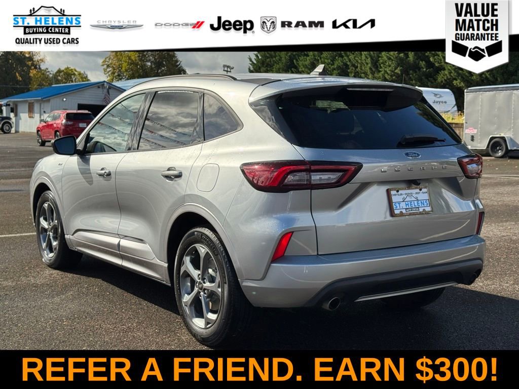Used 2023 Ford Escape ST-Line w/ Cold Weather Package image 4
