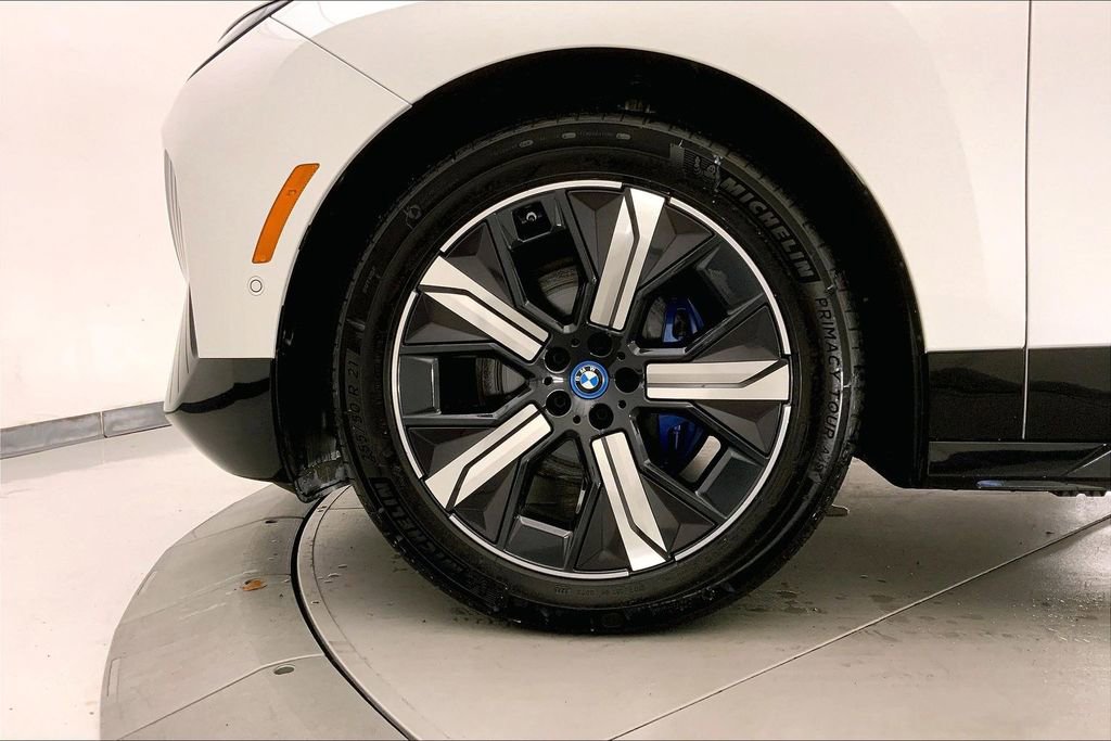 Certified 2023 BMW iX xDrive50 w/ Premium Package AWD/4WD image 8