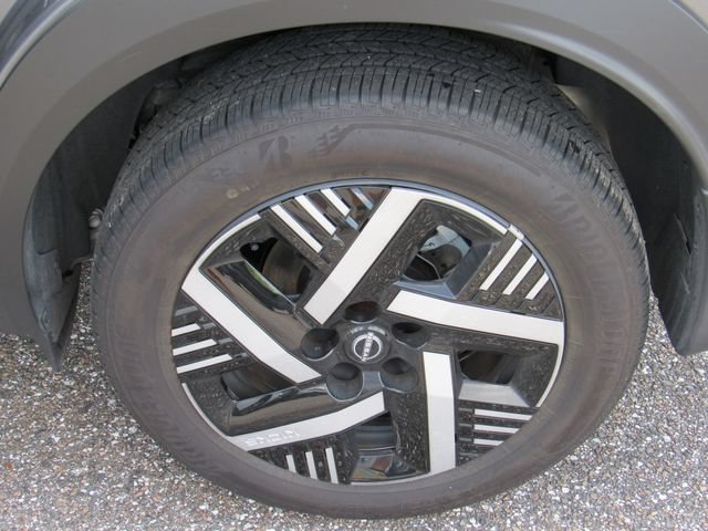 Certified 2025 Nissan Kicks SV FWD image 15