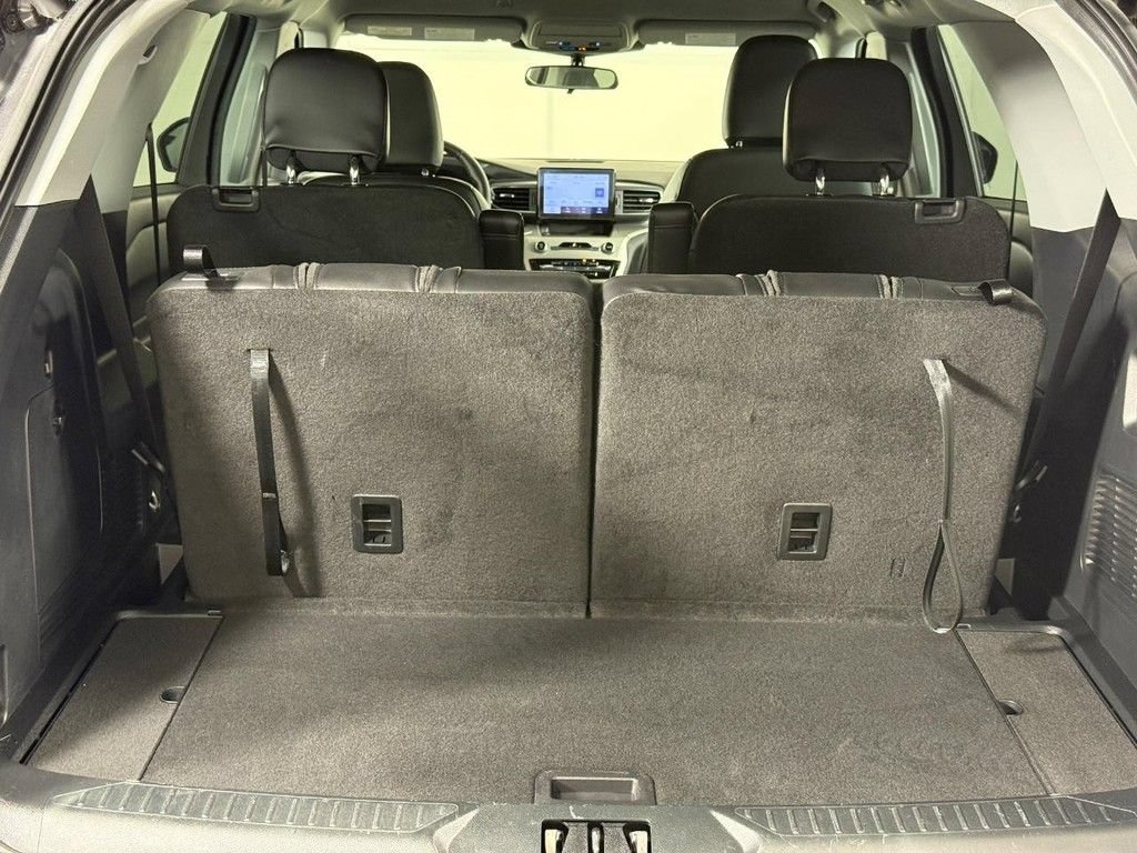 Used 2023 Ford Explorer XLT w/ Equipment Group 202A AWD/4WD image 10