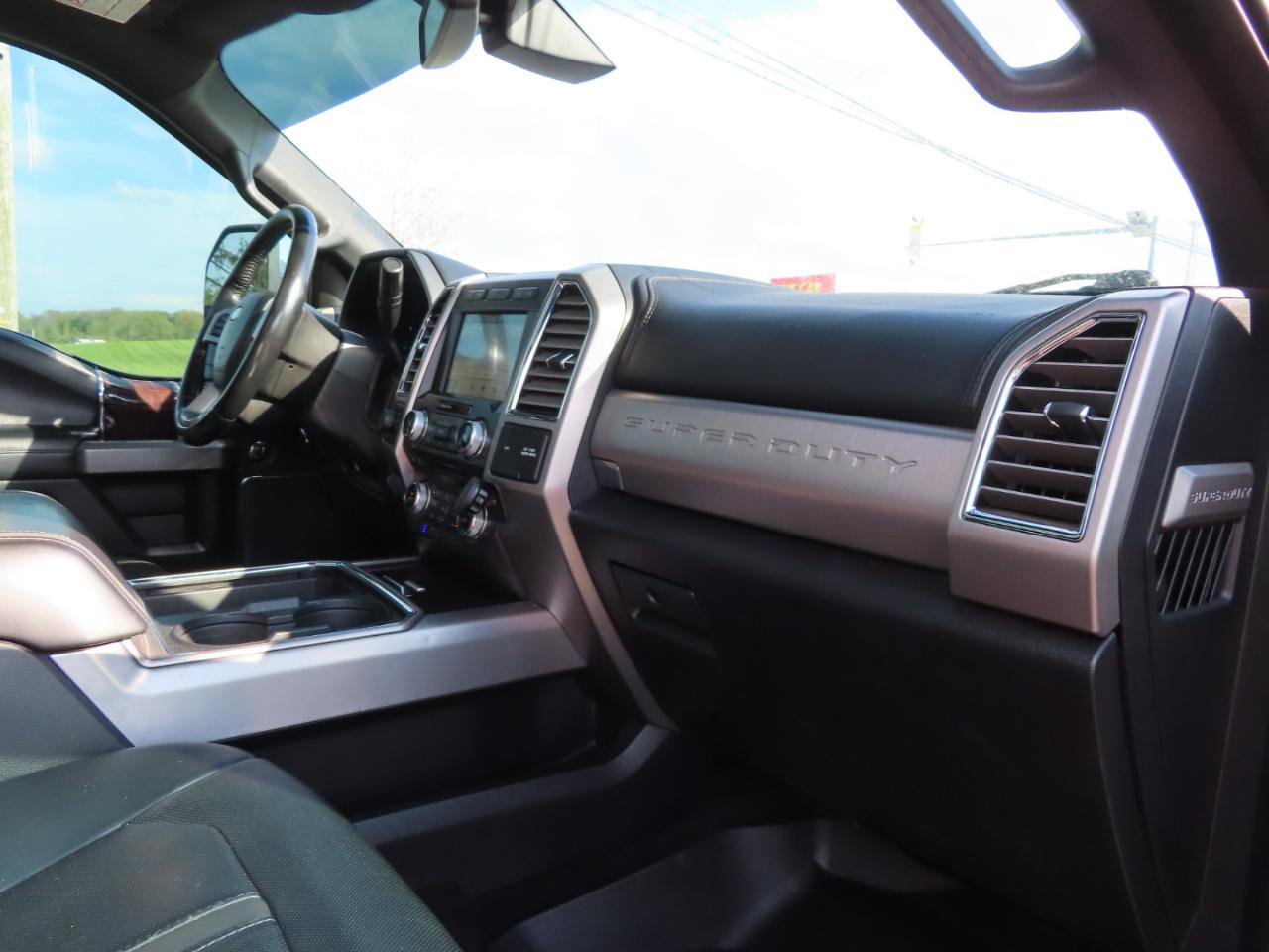 Used 2017 Ford F250 Platinum w/ Platinum Ultimate Package AWD/4WD image 55
