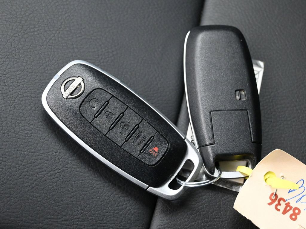 Used 2024 Nissan Sentra SR w/ SR Premium Package image 17