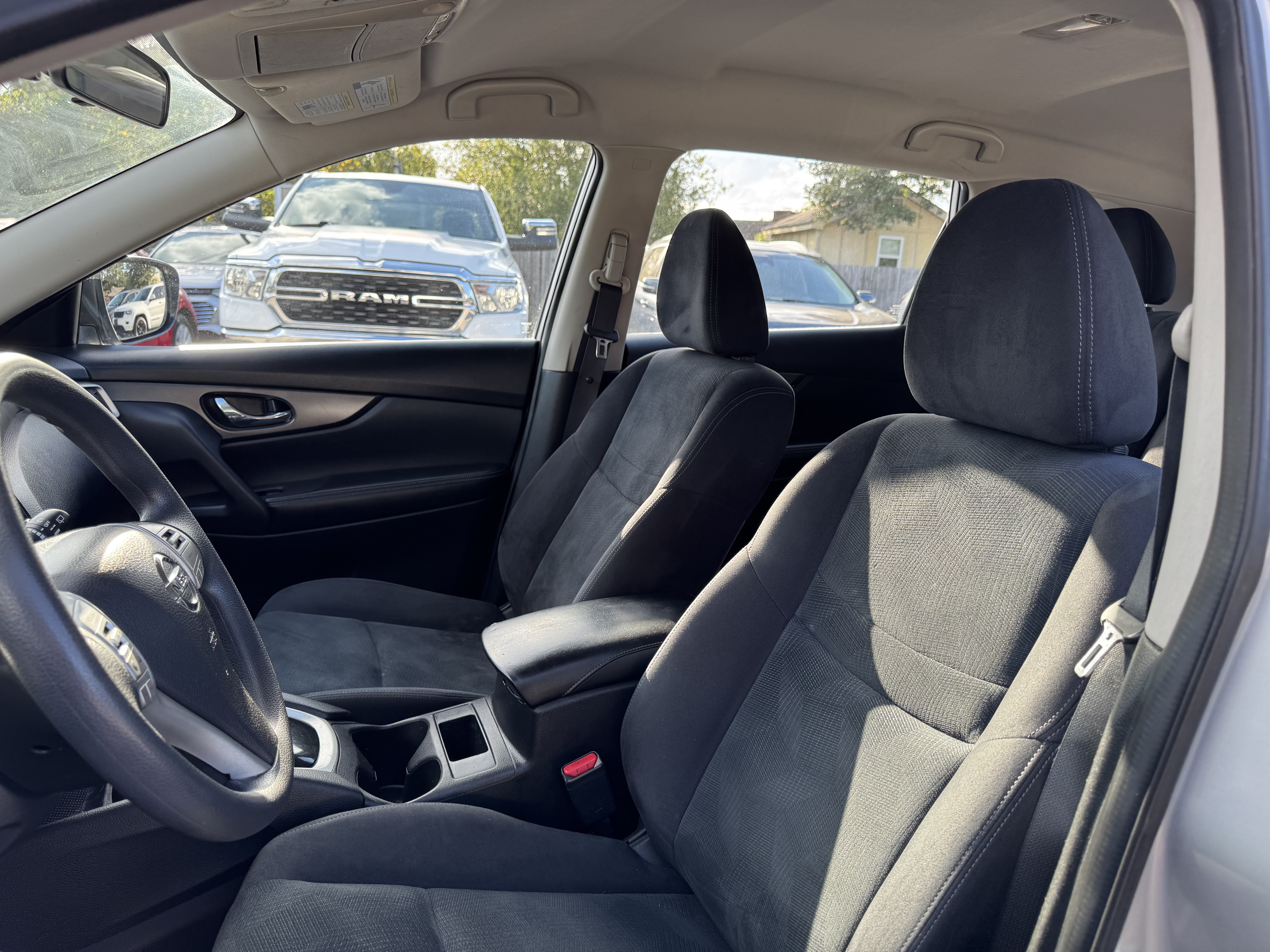 Used 2016 Nissan Rogue S FWD image 12