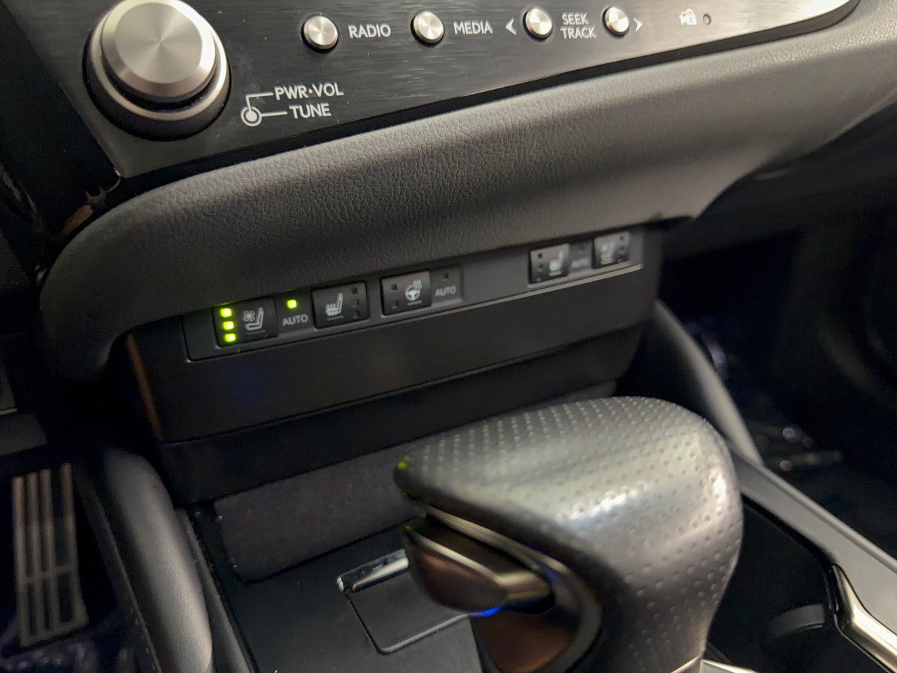 Certified 2024 Lexus ES 350 F Sport w/ Accessory Package (Z2) FWD image 33