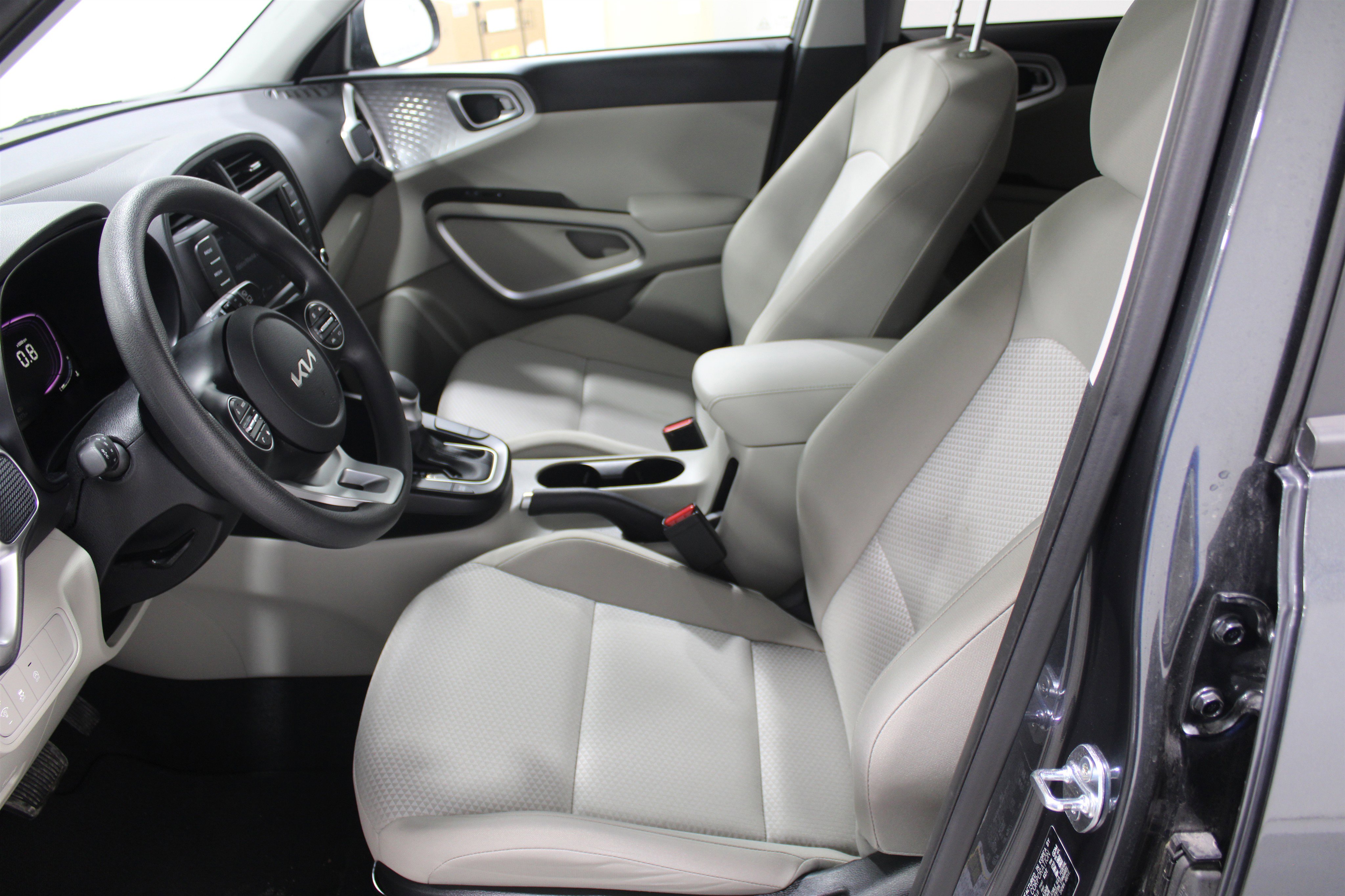 Used 2024 Kia Soul LX w/ Option Group 015 image 3