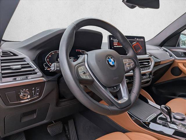 Used 2025 BMW X4 xDrive30i AWD/4WD image 9