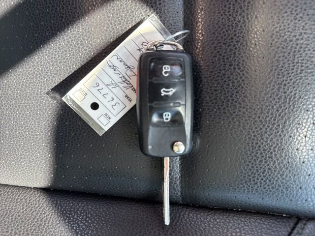 Used 2012 Volkswagen Tiguan S image 24