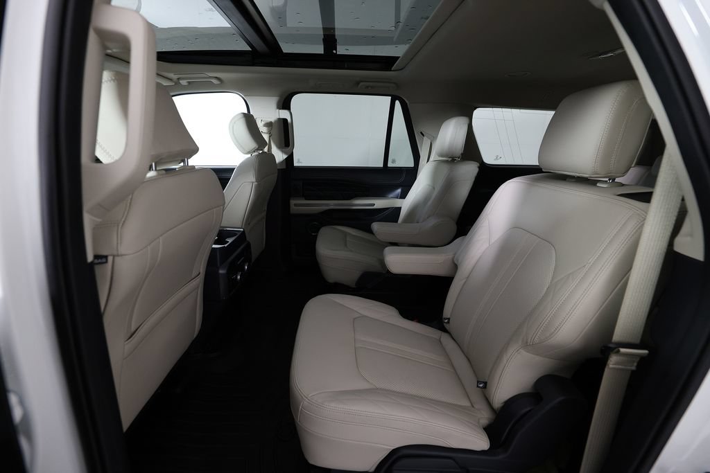 Used 2024 Ford Expedition Max Platinum AWD/4WD image 15