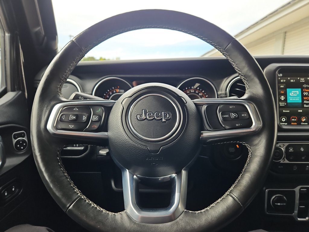 Used 2018 Jeep Wrangler Unlimited Sahara w/ Dual Top Group AWD/4WD image 29