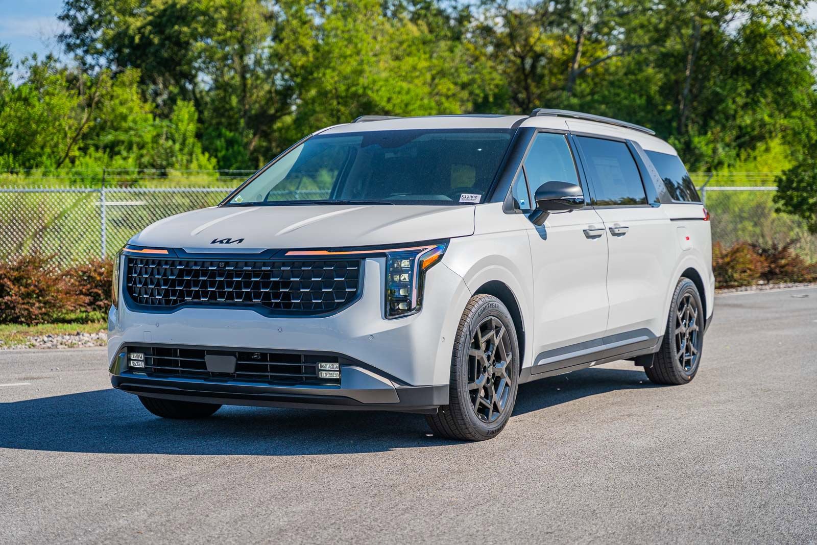 New 2026 Kia Carnival SX Prestige video 2