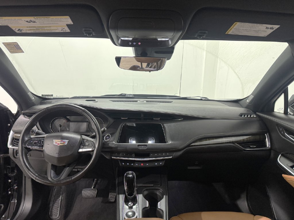 Used 2022 Cadillac XT4 Premium Luxury w/ Enhanced Visibility Package AWD/4WD image 2