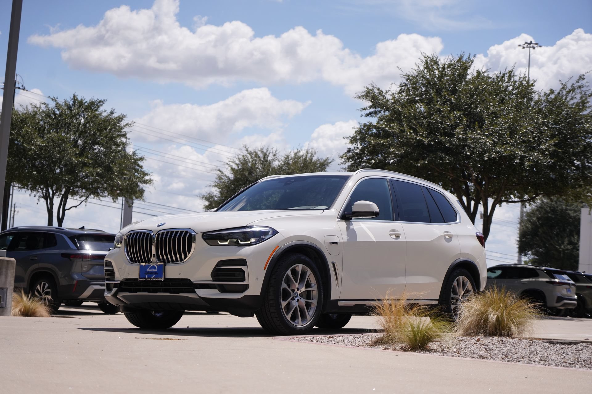 Used 2022 BMW X5 xDrive45e w/ Premium Package AWD/4WD image 7