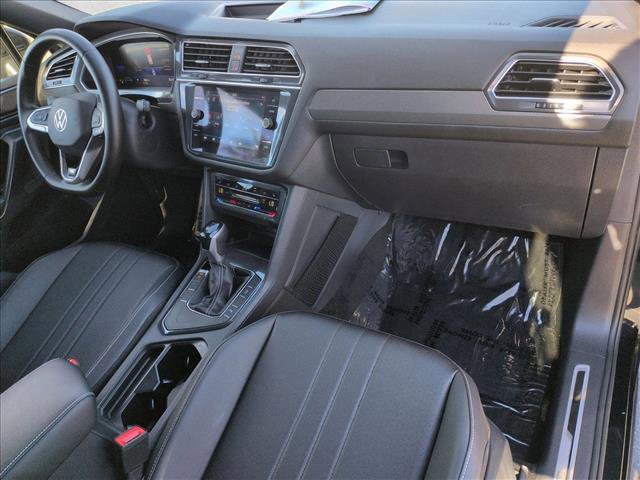 Used 2023 Volkswagen Tiguan SE R-Line image 23