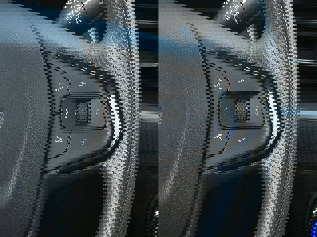 Used 2025 Chevrolet TrailBlazer LT image 13