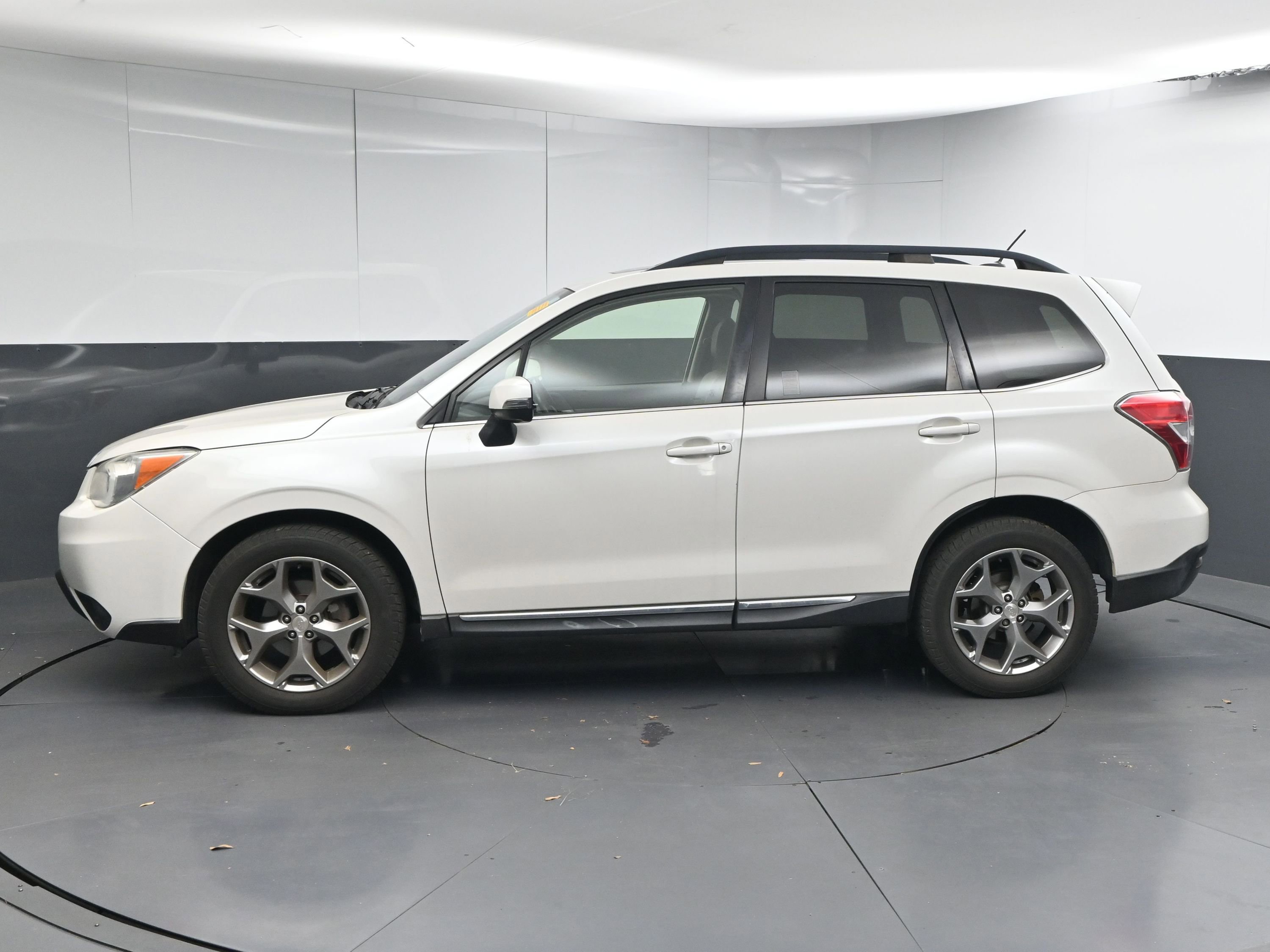 Used 2015 Subaru Forester 2.5i Touring w/ Eyesight & Navigation System image 5